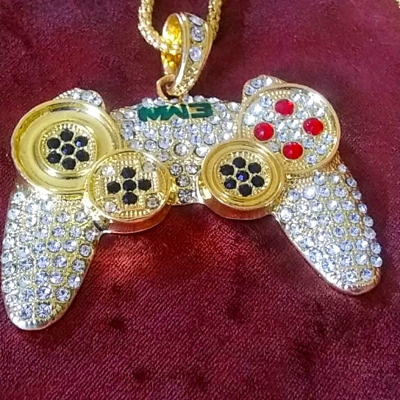 Game controller Pendant w Chain - Picture 4 of 6